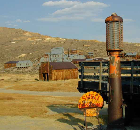2002-10_Bodie_bldg_gas_truck_B_01.jpg