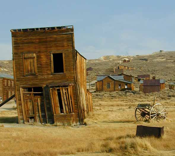 2002-10_Bodie_bldg_leaning_2.jpg