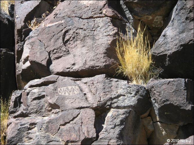 2010-10-09_picto-petro-glyph-inyo-nj-075.jpg