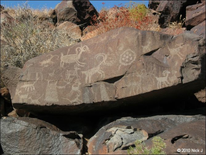 2010-10-09_picto-petro-glyph-inyo-sh-1867.jpg
