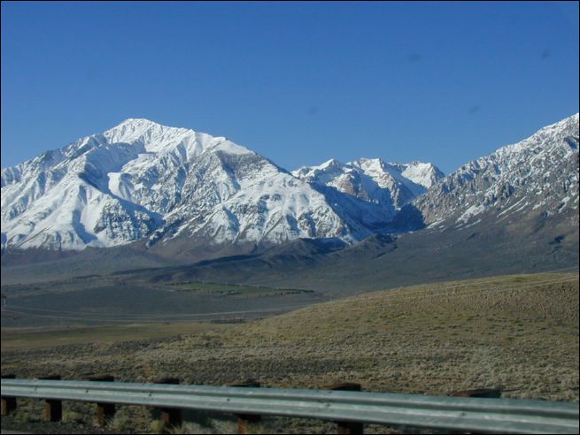 2005-03_bishop_01_mounttom.jpg