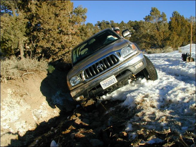 2005-03_travertine_snow_03.jpg